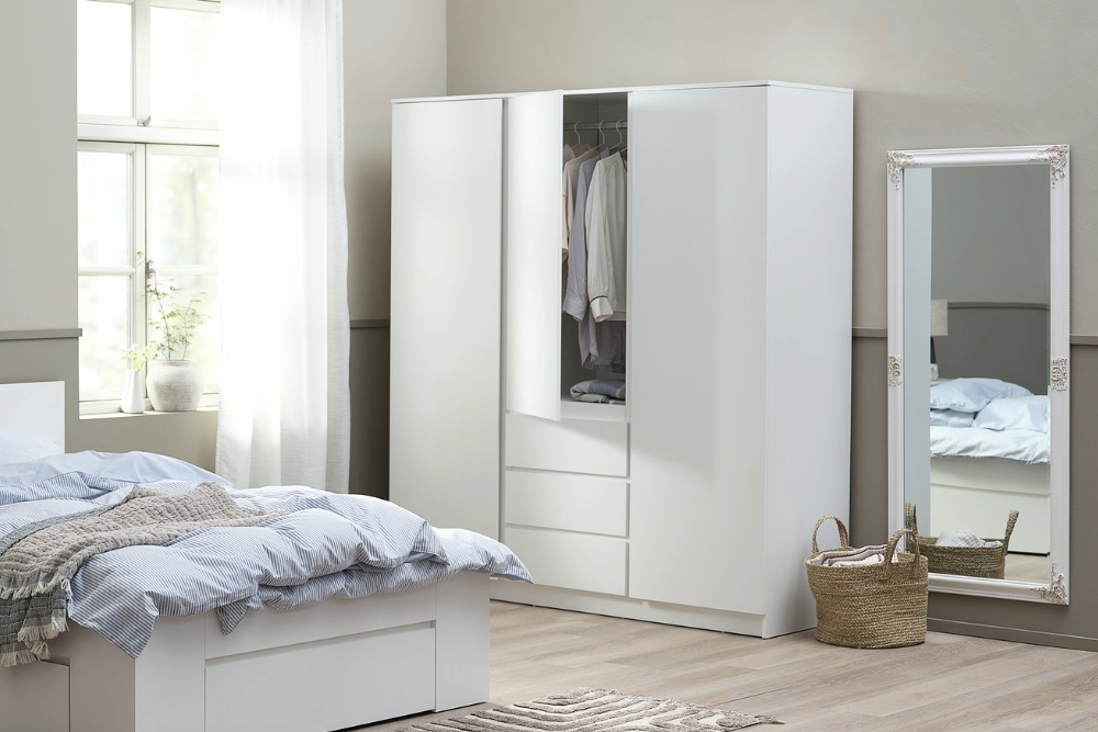 Šatníková skriňa LIMFJORDEN | 325 € (Pôvodne 350 €) 