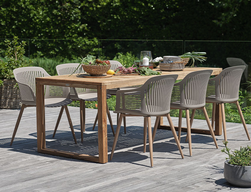 Záhradný stôl LANGET a stoličky LABING 