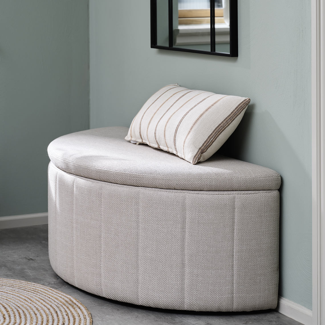 Svetlá lavica do predsiene